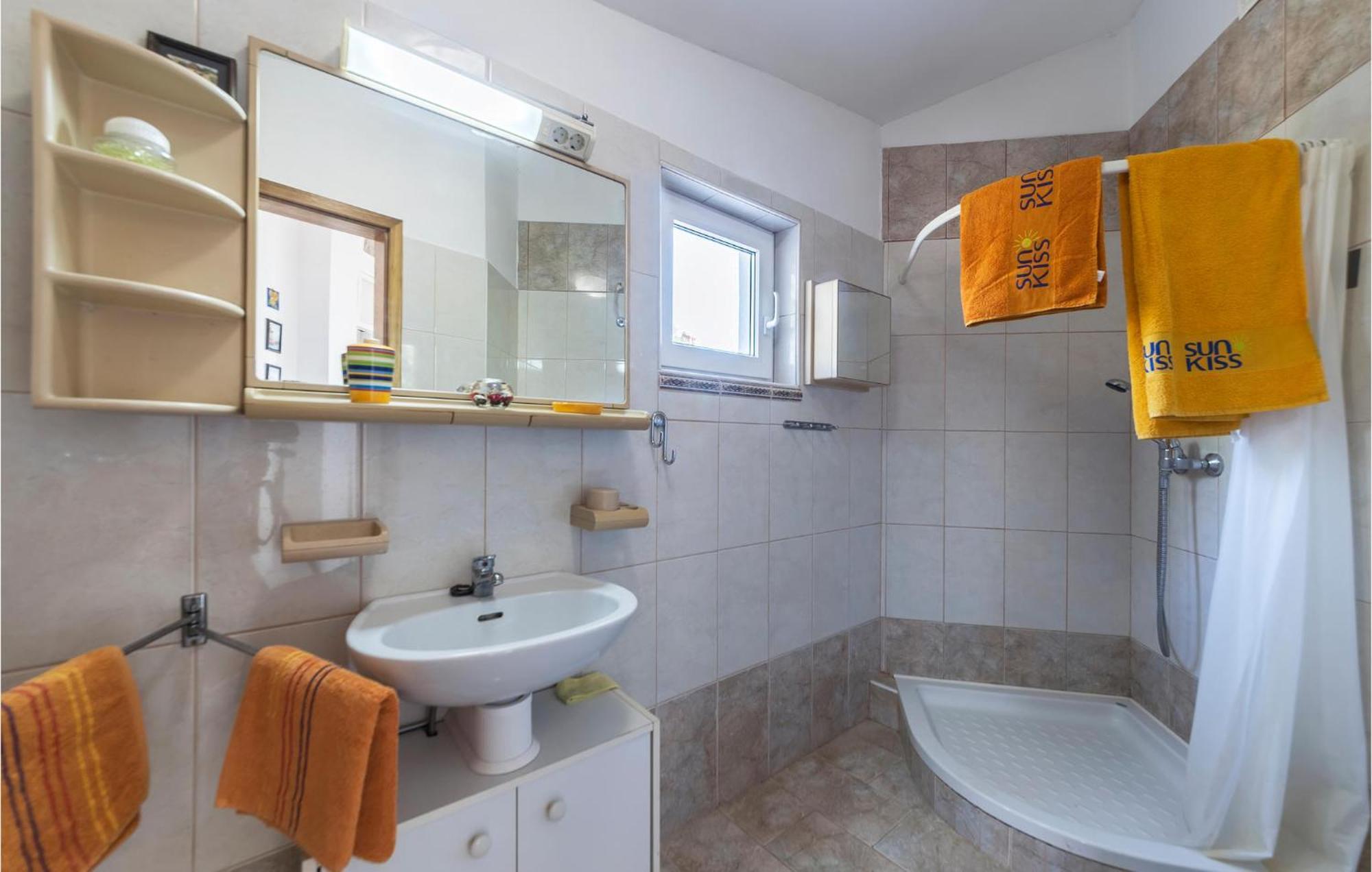 Beautiful Apartment In Barbariga With Kitchen Exterior foto